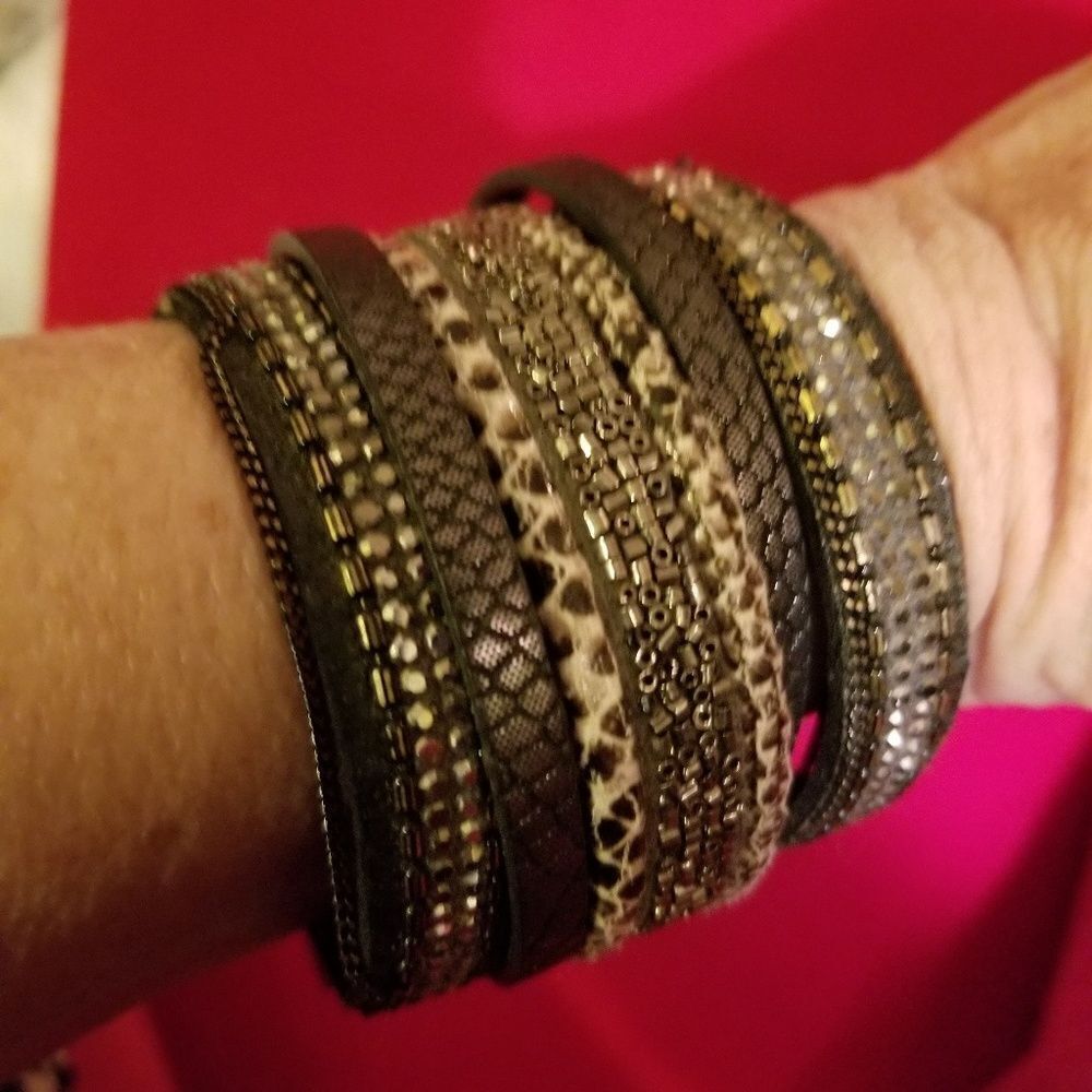 SEPAPHINA METALLIC BLACK TEXTURED BRACELET